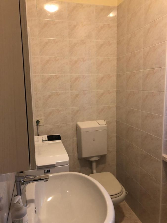 Appartamento Casa Patrizia Torri Del Benaco Esterno foto