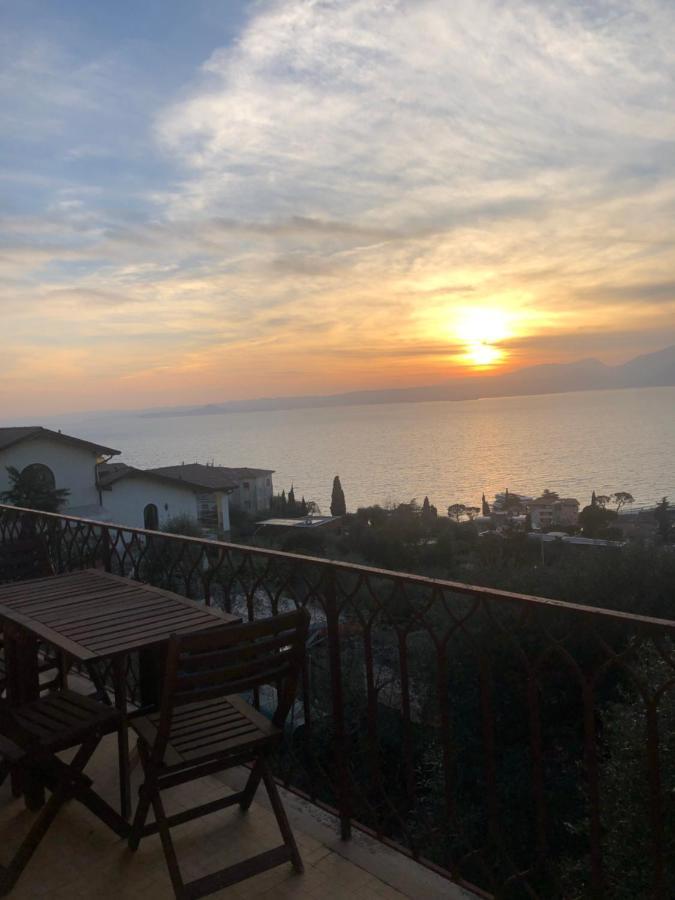 Appartamento Casa Patrizia Torri Del Benaco Esterno foto