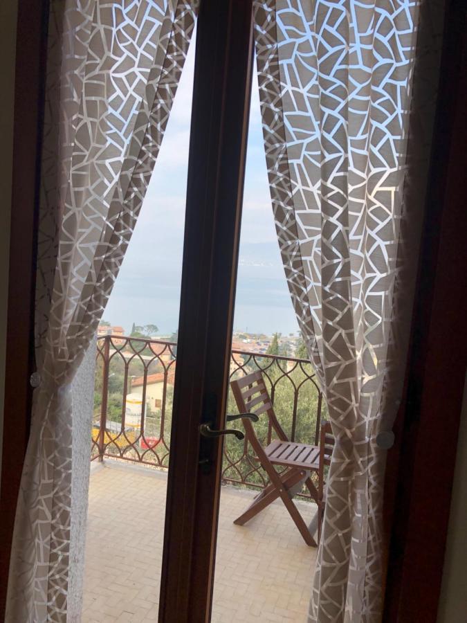 Appartamento Casa Patrizia Torri Del Benaco Esterno foto