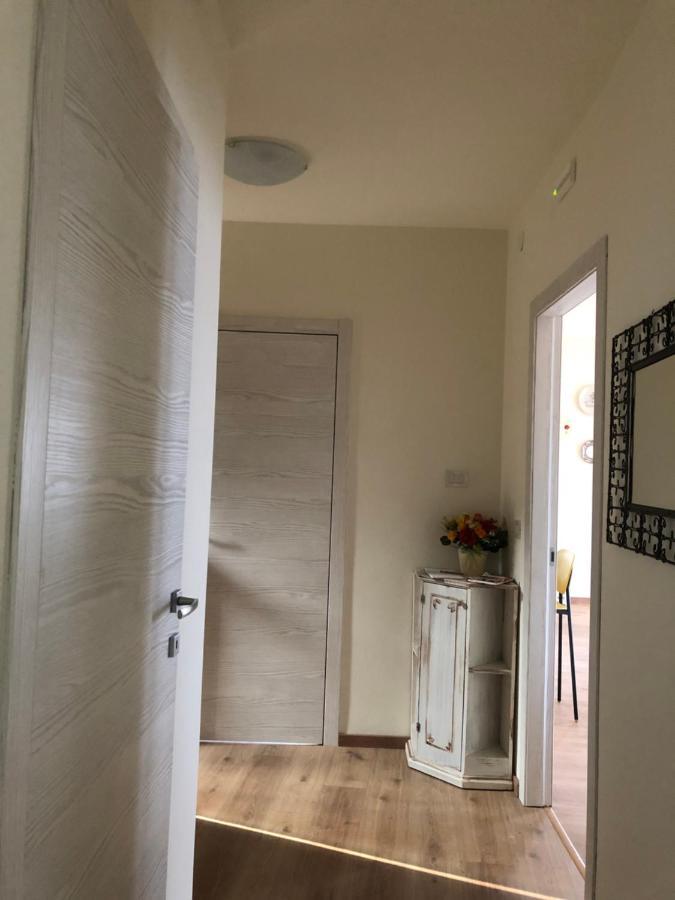 Appartamento Casa Patrizia Torri Del Benaco Esterno foto