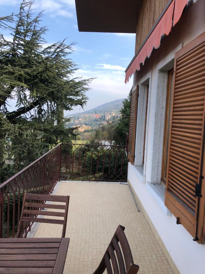 Appartamento Casa Patrizia Torri Del Benaco Esterno foto