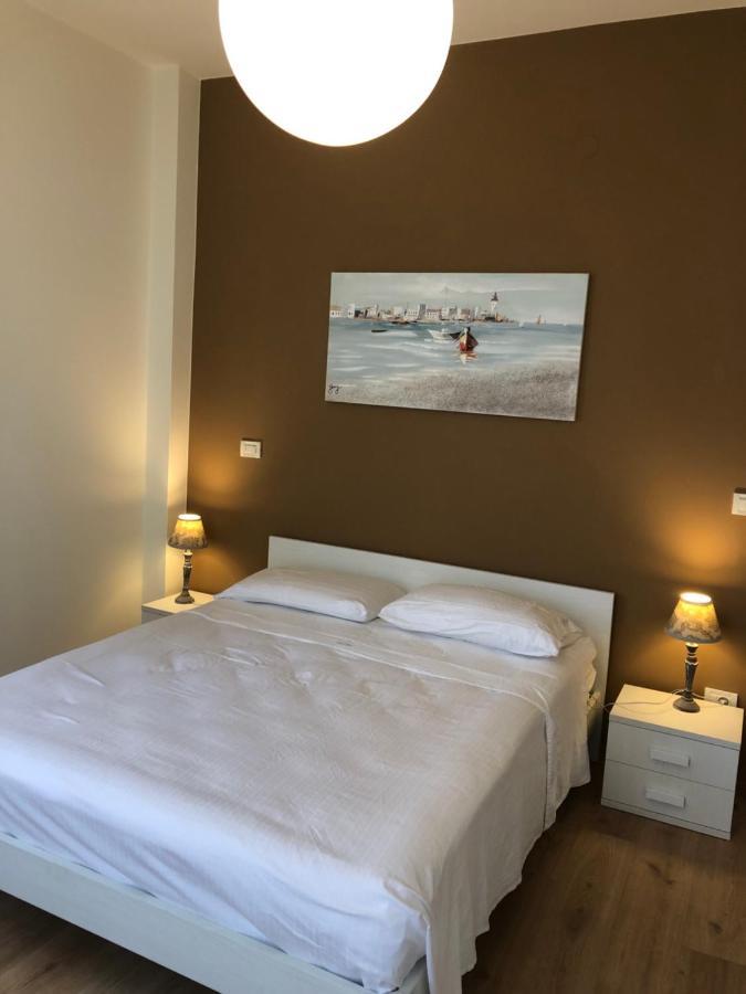 Appartamento Casa Patrizia Torri Del Benaco Esterno foto