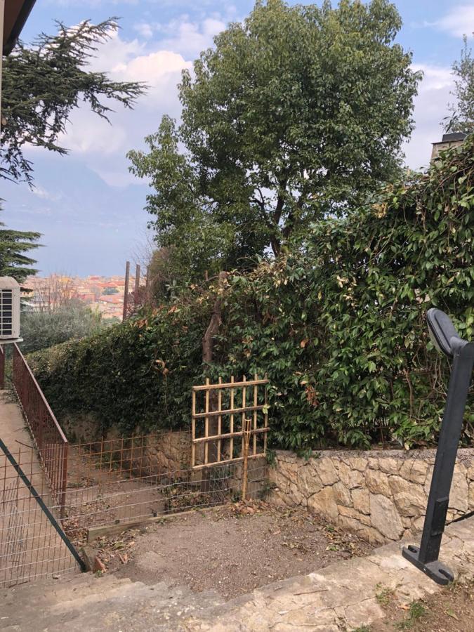 Appartamento Casa Patrizia Torri Del Benaco Esterno foto