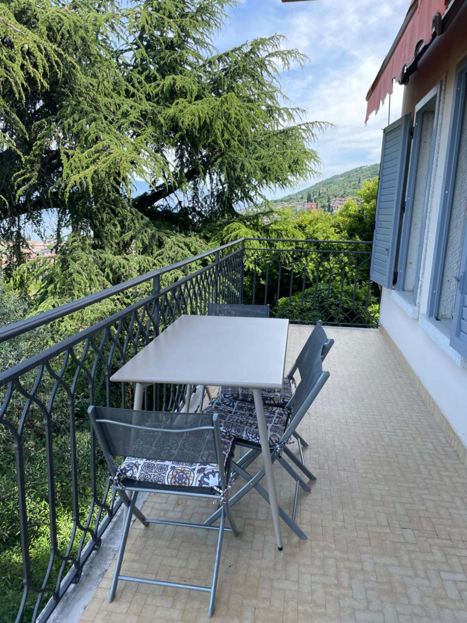 Appartamento Casa Patrizia Torri Del Benaco Esterno foto