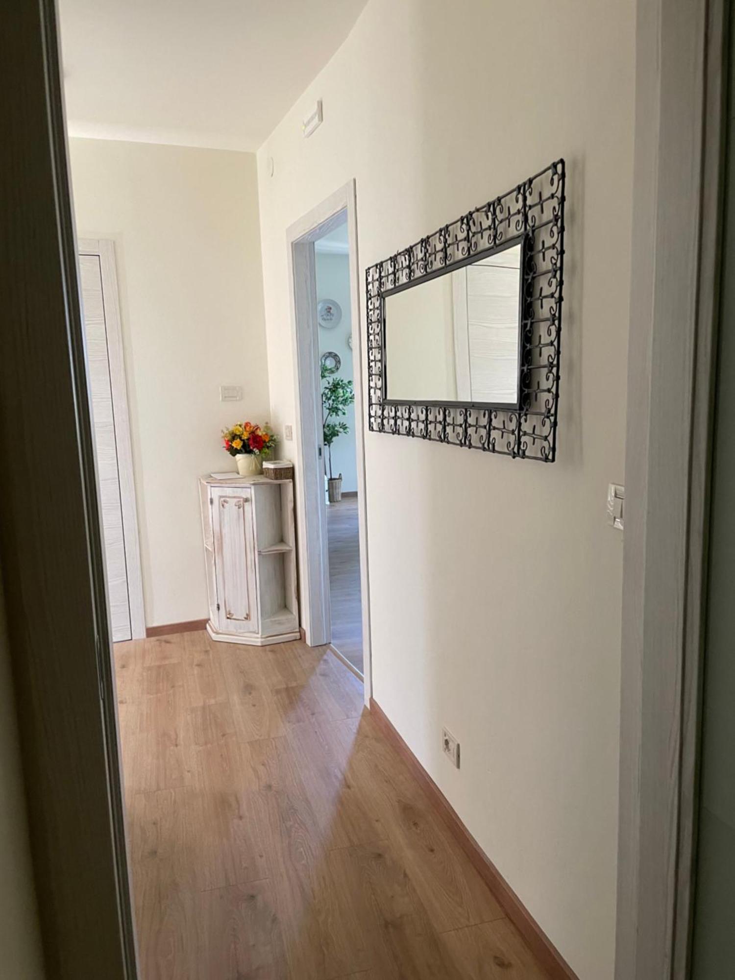 Appartamento Casa Patrizia Torri Del Benaco Esterno foto
